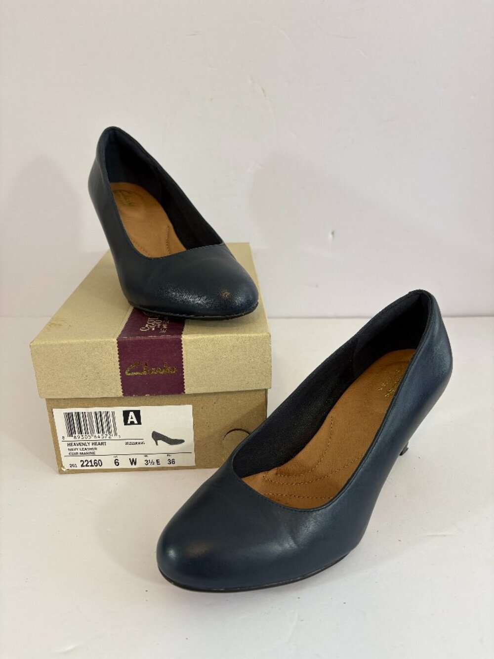 Clarks Heavenly Heart Navy Blue Leather Heels 6 Wide
